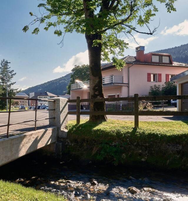 Appartement Chaleureux Et Confortable Avec Sauna.. Le Chenit Exterior foto